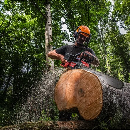 M18 FUEL™ 2x 18 V Akku-Kettensäge 50 cm Schwert – Bild 3